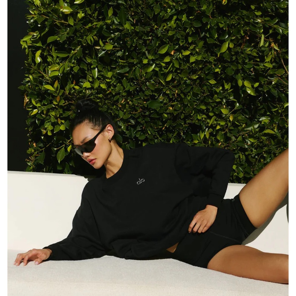 ALO Accolade Black Crewneck Size XS